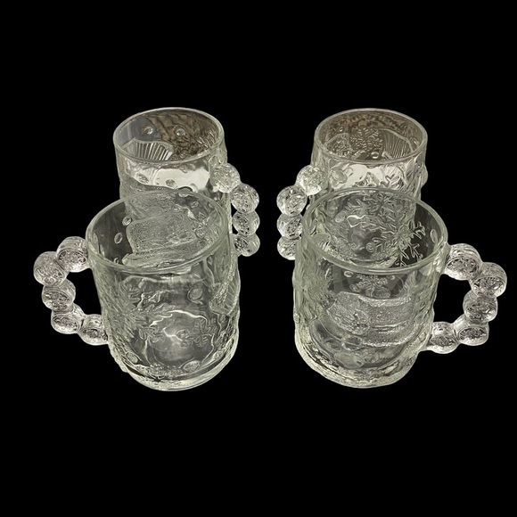 4 Vintage Luminarc USA
Snowman & Snowflake glass
Mugs, Coffee, Tea or Hot Cocoa - Picture 3 of 8
